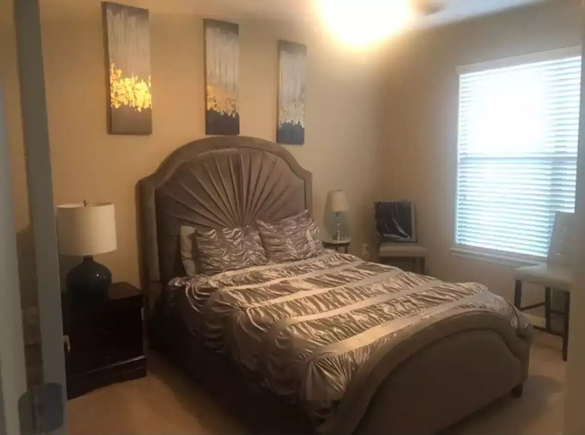 Quiet 4 Beds 3 bedrooms Spacious