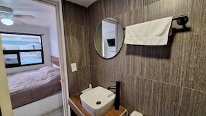 Economy Room | Bathroom - apartamentos ambassador (Tijuana)