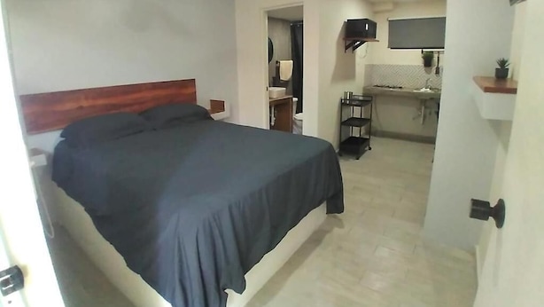 Desk, iron/ironing board, free WiFi - apartamentos ambassador (Tijuana)