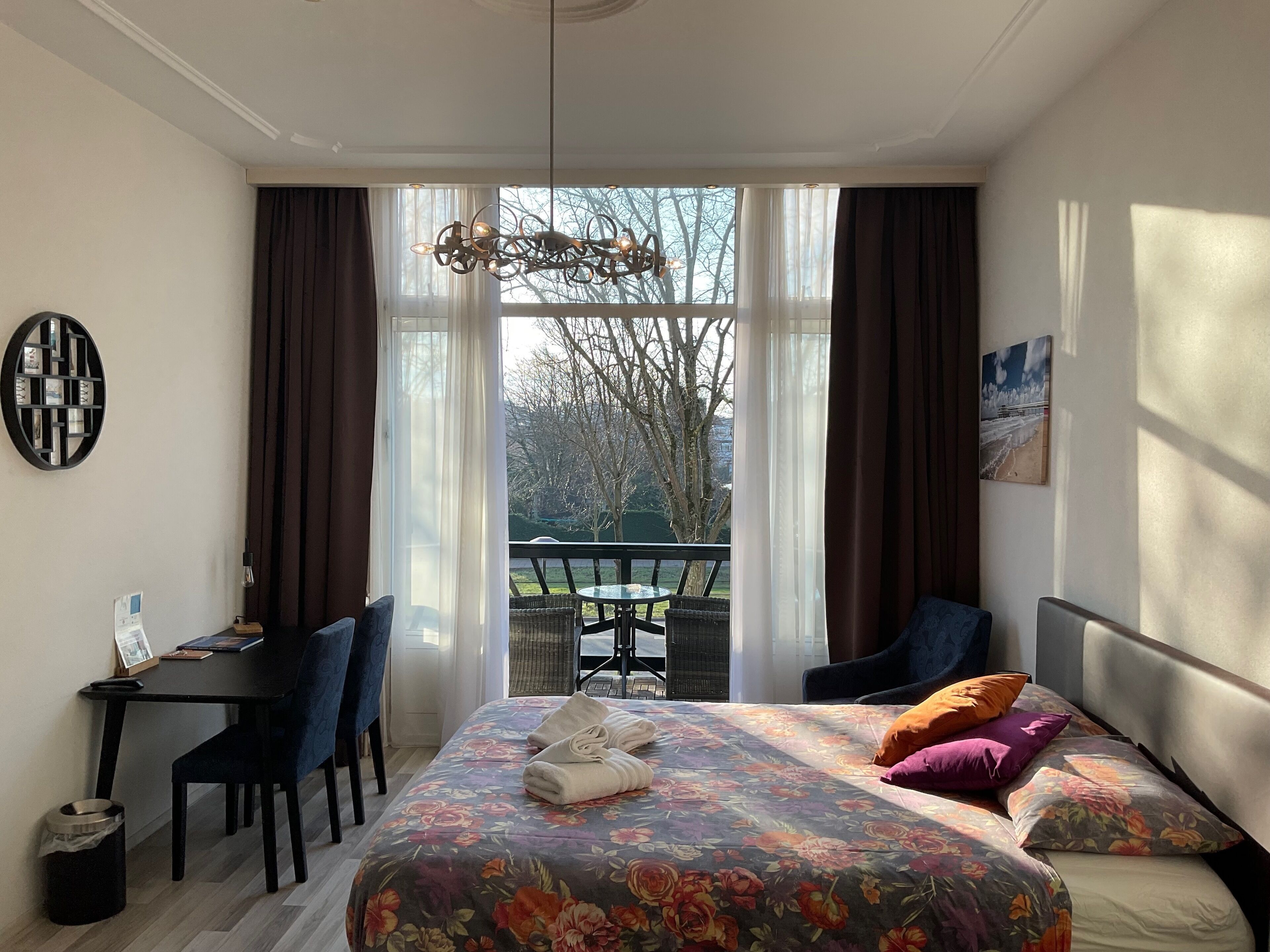 Dobbeltrom – junior | Safe på rommet, skrivebord, strykejern/-brett og wi-fi (inkludert)