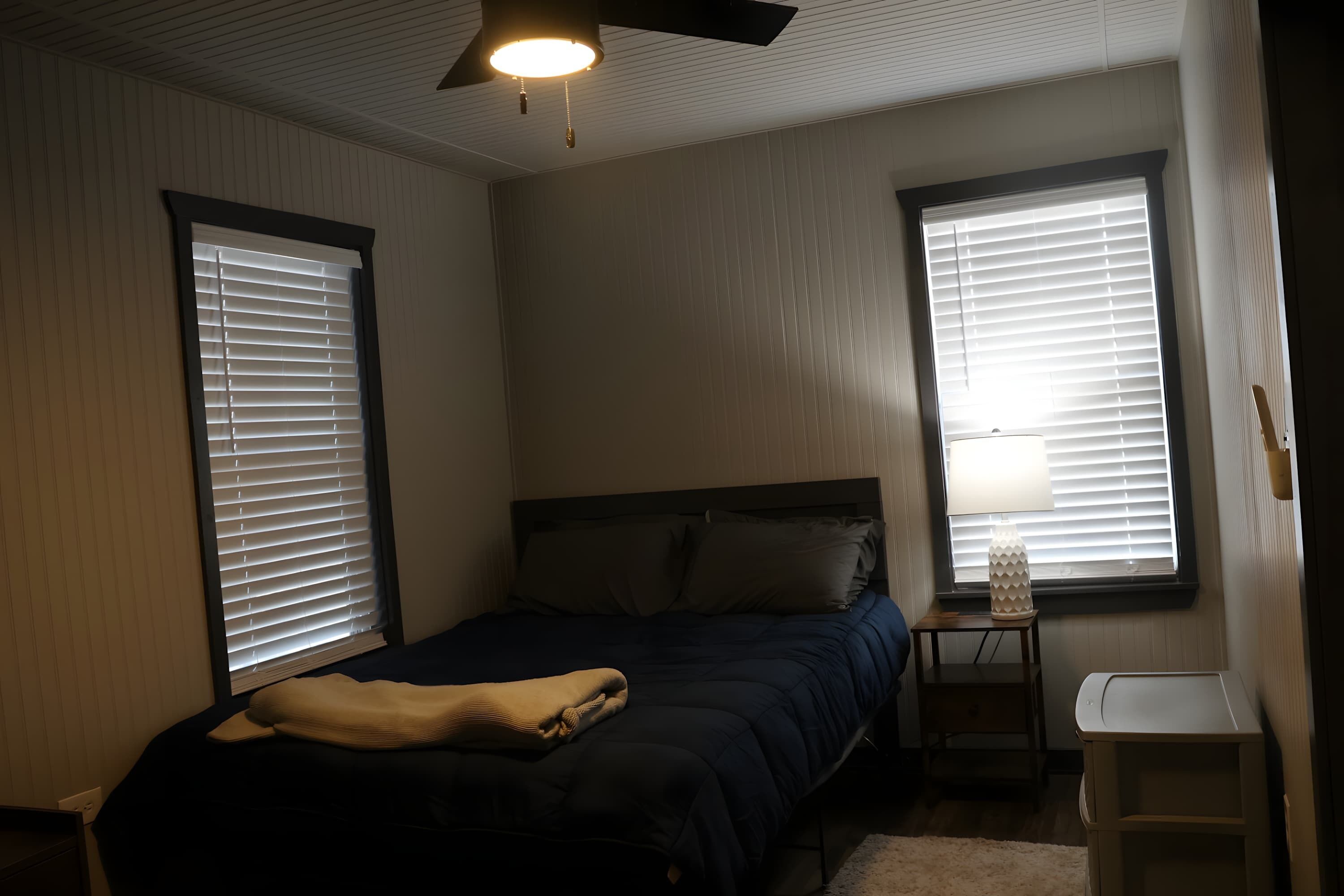 WiFi, bed sheets