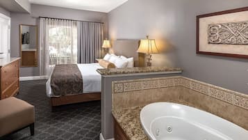 1 dormitorio, tabla de planchar con plancha, wifi y ropa de cama