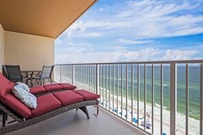 Property grounds - GULF-FRONT CONDO, INDOOR/OUTDOOR POOL, BEACH ACCESS! (Gulf Shores)