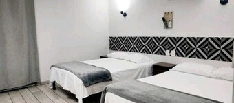 ¡A Pasos de la Plaza Principal! Habitación muy Céntrica en Tequila