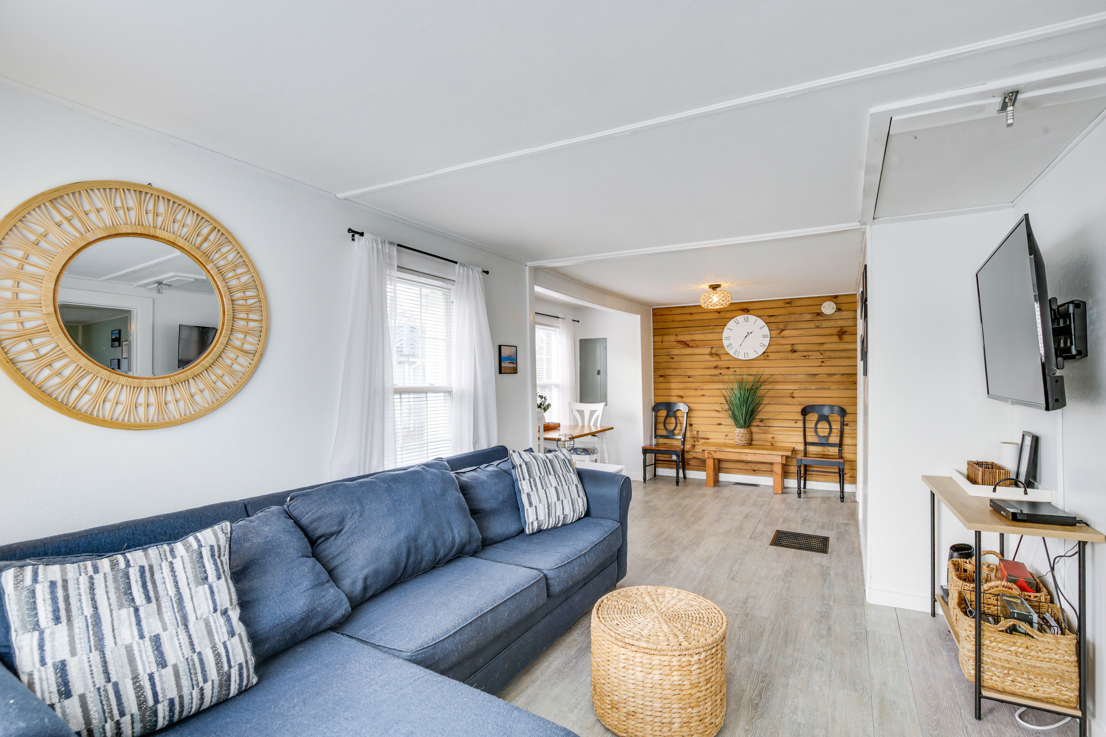 Dog-Friendly Old Orchard Beach Home < 1 Mi to Pier