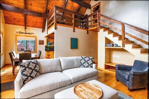 Smart TV, fireplace, stereo, offices