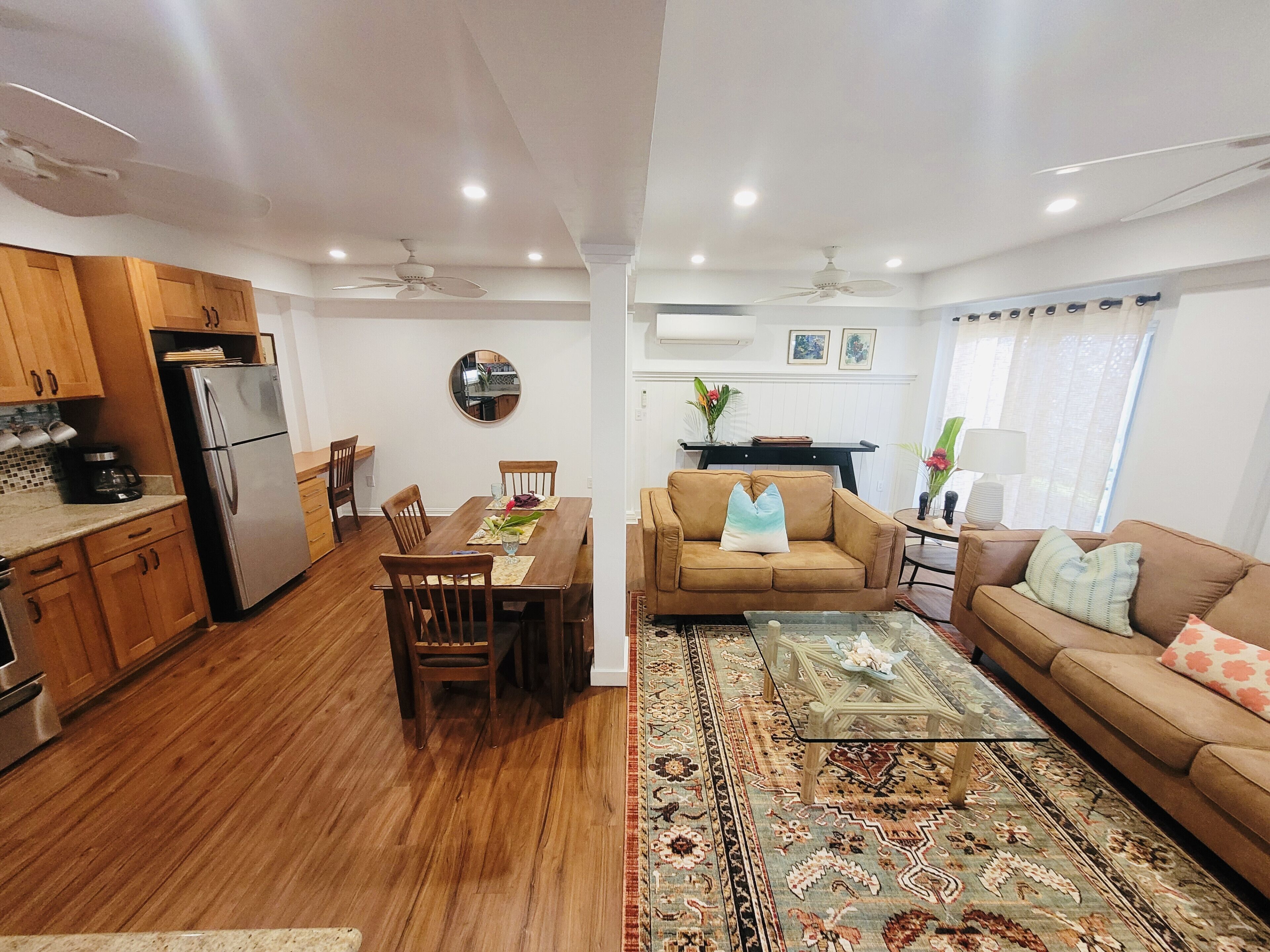 *Beachside Suite* Spacious 3BR, 2BA Apartment with Kitchen* AC* Patio* BBQ*