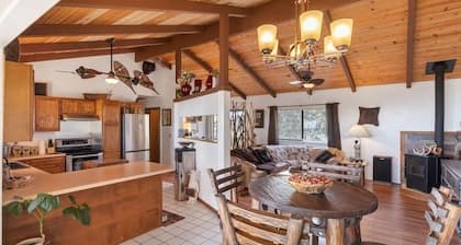 Hawaiian home with incredible ocean views, orchids, and gorgeous sunsets