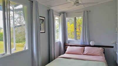 Gorgeous handcrafted octagonal home 45 Minutes to Noosa on 5 private acres. 