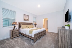8 bedrooms, iron/ironing board, WiFi, bed sheets - 9056SH: Meticulous 8 bed in The Retreat at ChampionsGate with No rear neighbors (Davenport)