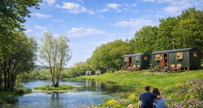 Glamping Shepherds Hut in Holt Hollow, Rural North Norfolk, Dog Friendly