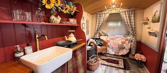 Glamping Shepherds Hut in Holt Hollow, Rural North Norfolk, Dog Friendly