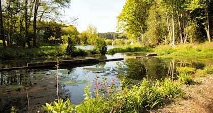 Glamping Shepherds Hut in Holt Hollow, Rural North Norfolk, Dog Friendly
