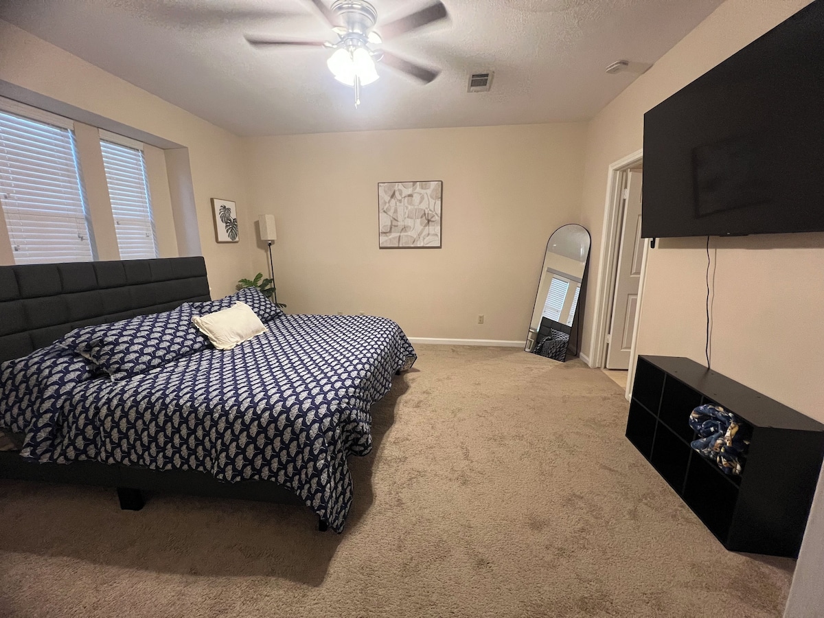 Photo 12 of Open, Comfortable Kingwood Home Family Friendly With Pool MUST SEE