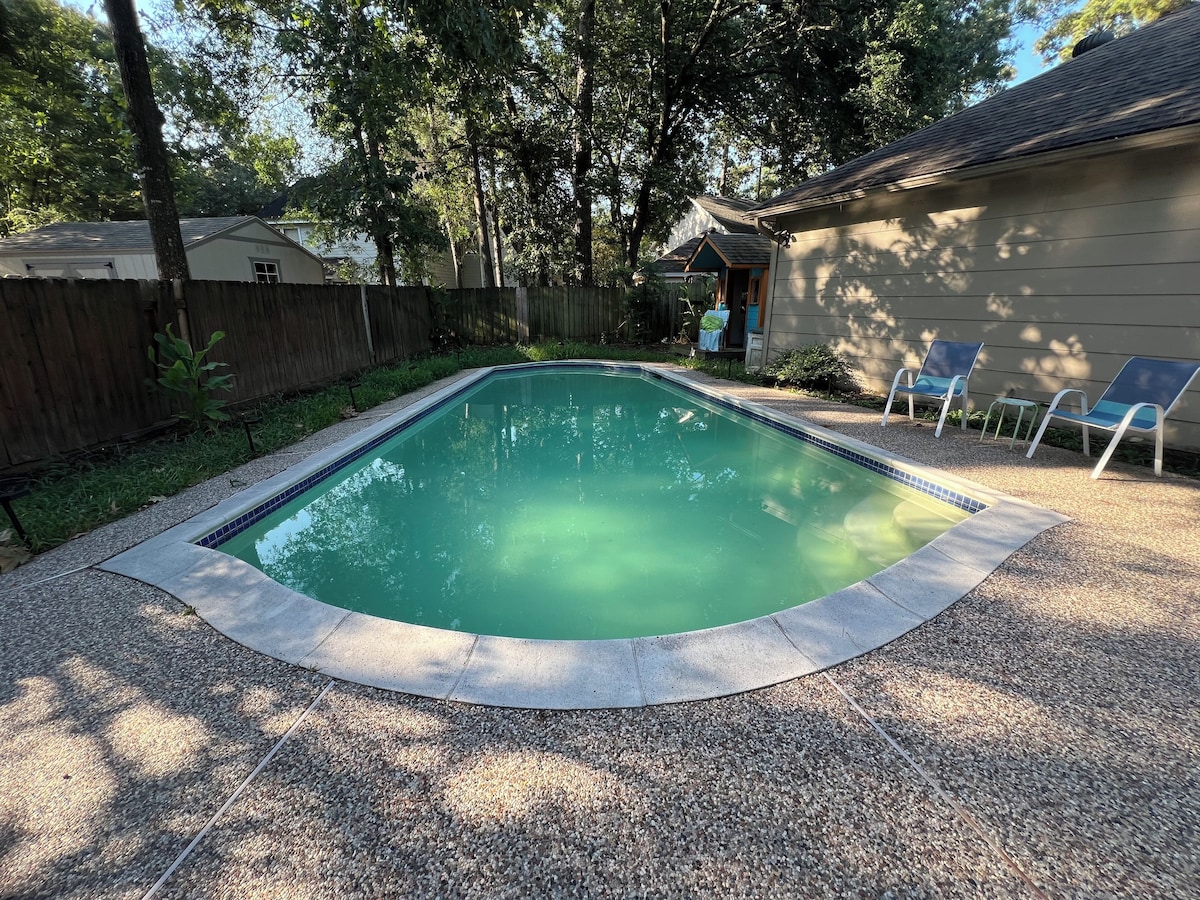 Photo 23 of Open, Comfortable Kingwood Home Family Friendly With Pool MUST SEE