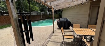Open, Comfortable Kingwood Home Family Friendly With Pool MUST SEE
