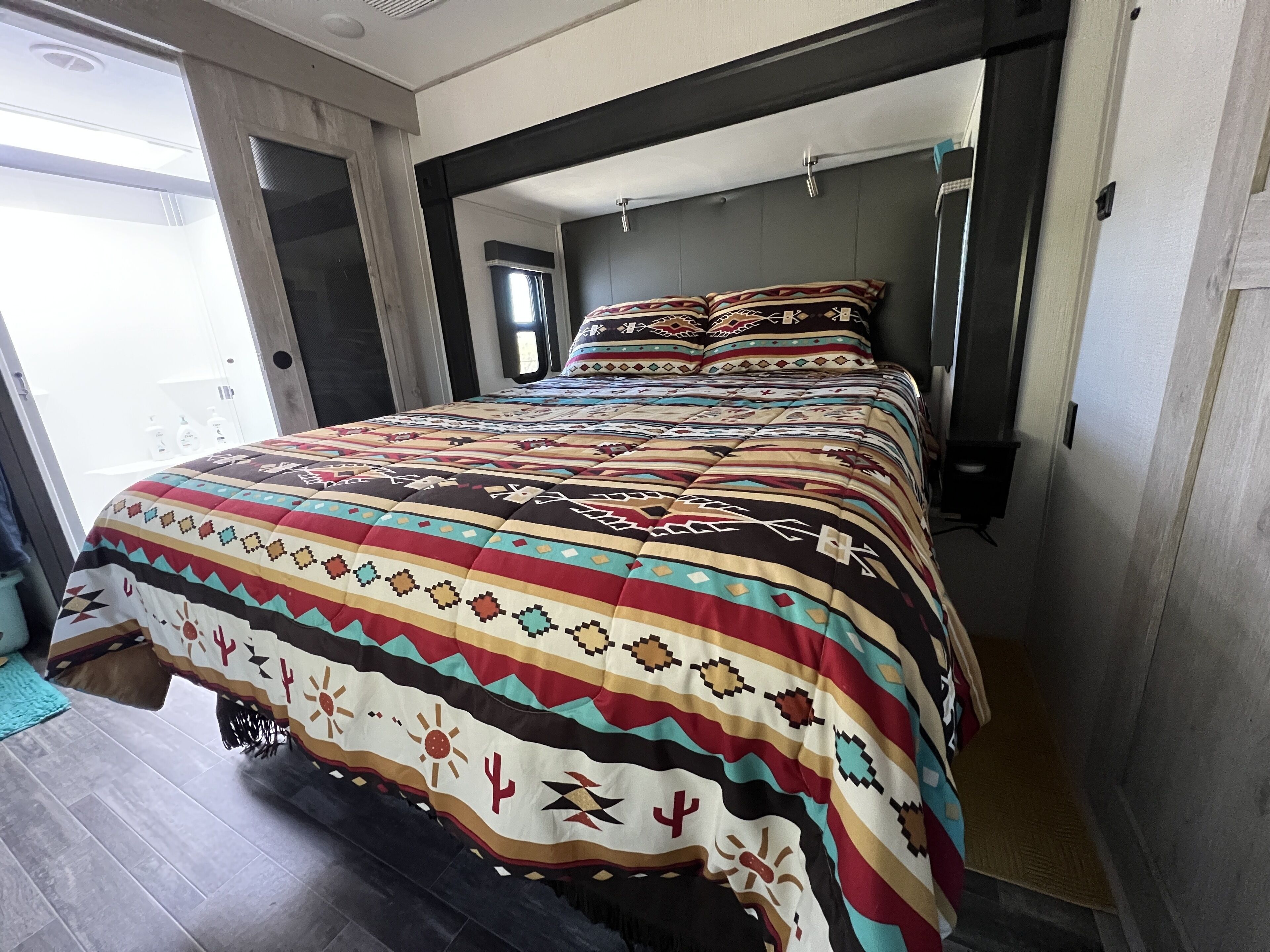 1 makuuhuone, silitysrauta/-lauta, Wi-Fi, vuodevaatteet