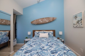 2 bedrooms, in-room safe, desk, iron/ironing board
