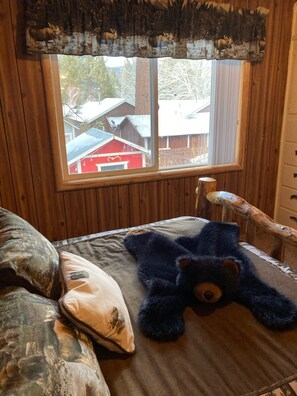 Interior - Walk to Oktoberfest! Cute, Clean Cabin w/AC (Big Bear)