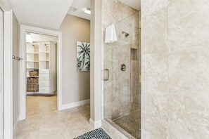 Shower, jetted tub, hair dryer, towels