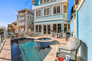 Et oppvarmet basseng