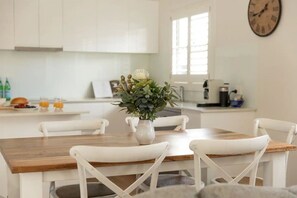 Dining - Stay, Work & Unwind | Beachfront Access Umina Beach (Umina Beach)