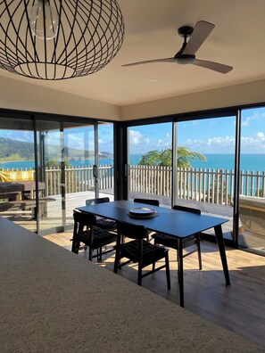 Outdoor dining - Ahipara Beach Pad (Ahipara)