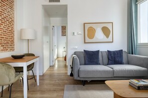 Télévision, chaîne hi-fi