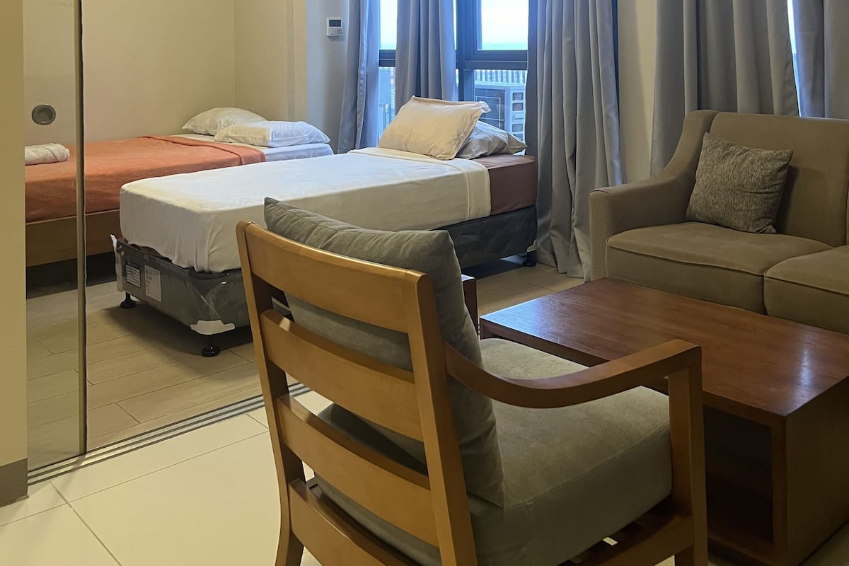 Iron/ironing board, free WiFi