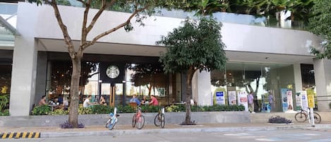 Coffee shop