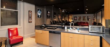 Fridge, microwave, oven, dishwasher