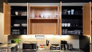 Fridge, microwave, dishwasher, coffee/tea maker