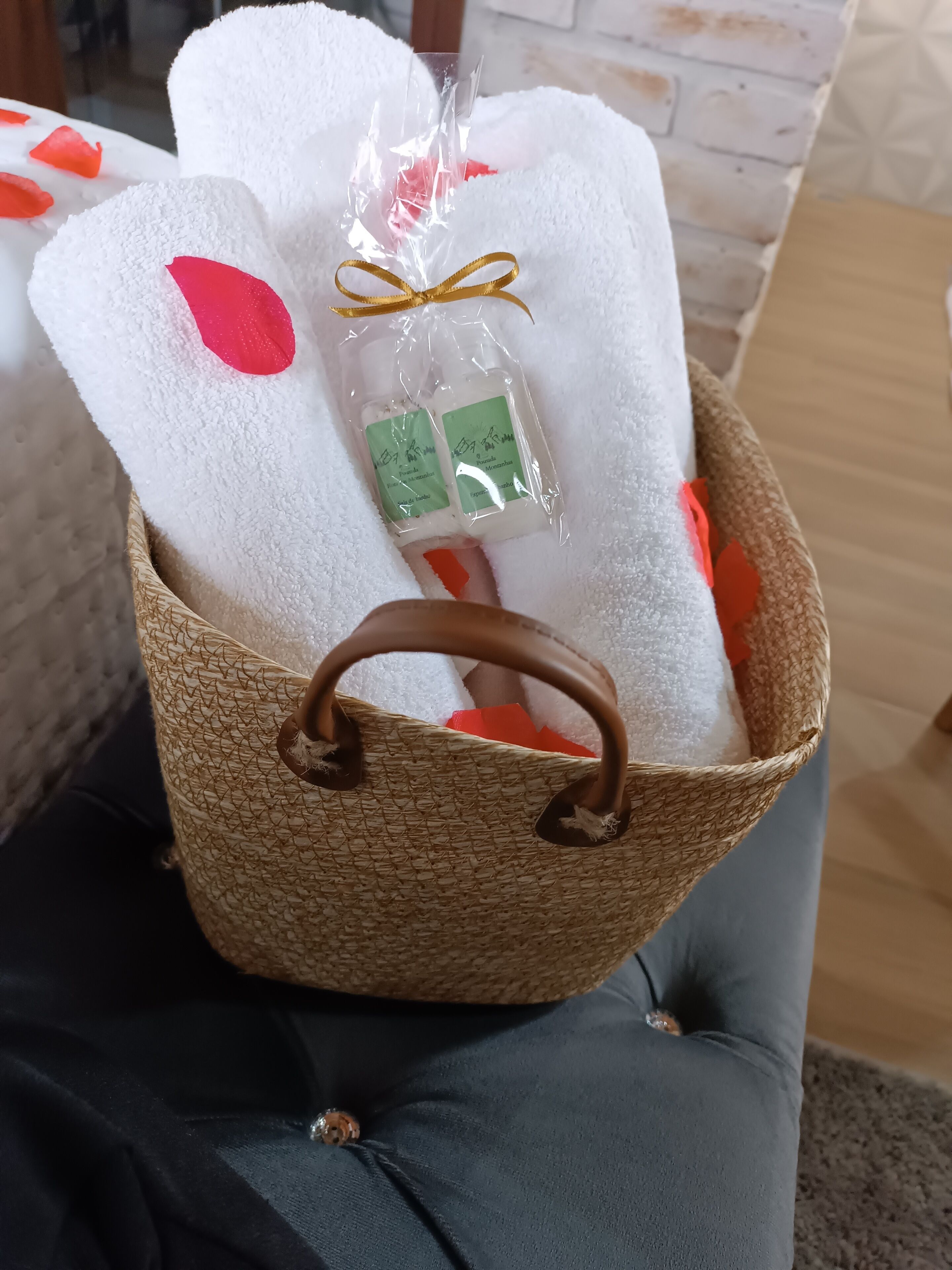 Chalet romántico | Baño | Tina de hidromasaje y regadera con hidromasaje 