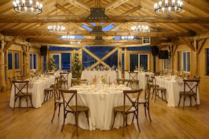 Indoor wedding - Beaver Meadows Resort Ranch (Red Feather Lakes)