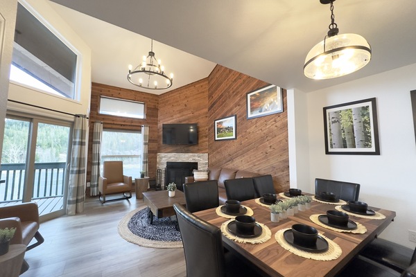 Huoneisto, 2 makuuhuonetta, 2 kylpyhuonetta | Oleskelualue | Älytelevisio, takka