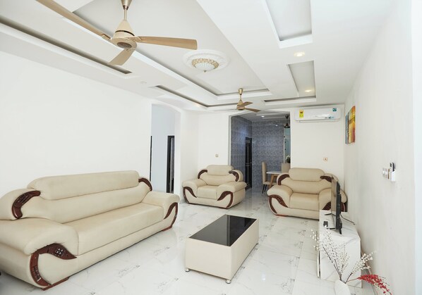 Apartment | Living area - Luxurious Apartments in Kumasi Agric (Kumasi)