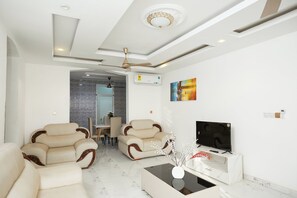 Living area - Monroe Luxury Apartments (Kumasi)