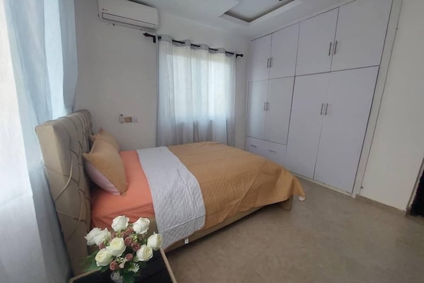 2 habitaciones, tabla de planchar con plancha y wifi gratis