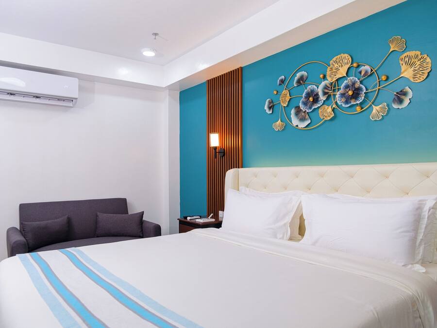 Premier Room | Egyptian cotton sheets, premium bedding, memory foam beds