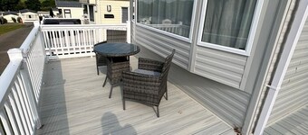 CaravanSleeps4-Beachfront-Garden-Patio