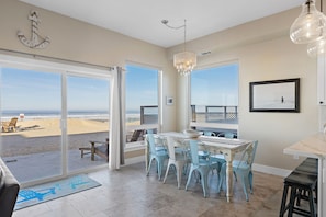Dining - Strandcastle Beach House 2.0 - Oceanfront! - You're right on the sand! 
 (Oceano)