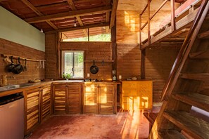 Ofen, Wasserkocher mit Kaffee-/Teezubehör, Mixer