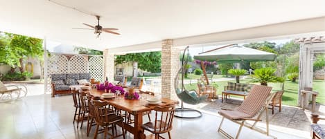 Outdoor dining