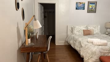 2 bedrooms, iron/ironing board, travel cot, free WiFi