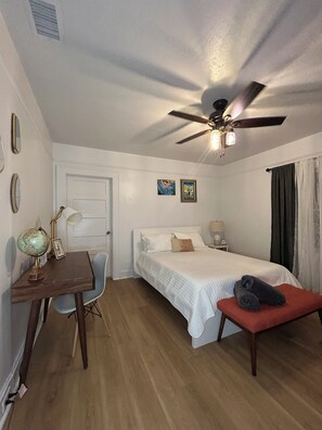 2 chambres, fer et planche à repasser, lit parapluie, Wi-Fi gratuit