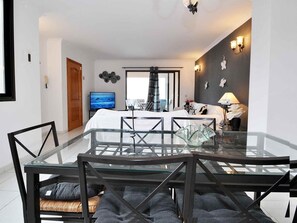 3 bedrooms, iron/ironing board, WiFi, bed sheets - Cosy Penthouse with lift in Puerto Pollensa (Puerto Pollensa)