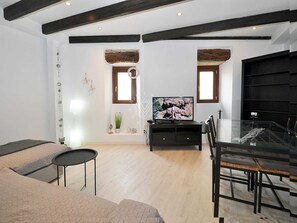 1 soverom, strykejern/-brett, wi-fi og sengetøy