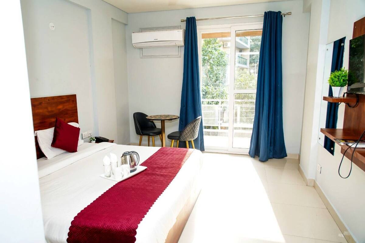 Executive Double Room | Egyptian cotton sheets, premium bedding, desk, laptop workspace