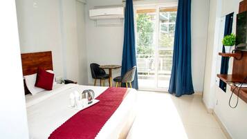 Egyptian cotton sheets, premium bedding, individually decorated