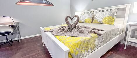 3 slaapkamers, een strijkplank/strijkijzer, reisbedje, gratis wifi